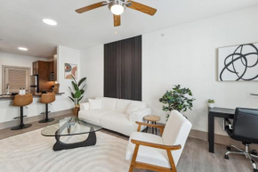 Spacious Uptown Gem Free Parking Pet Friendly